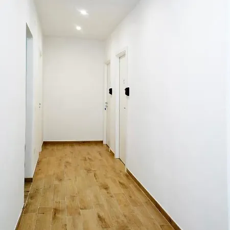Casacapaldo 4* نابولي